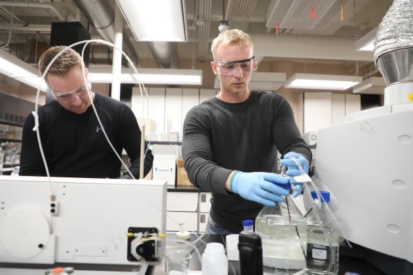 students work in a lab