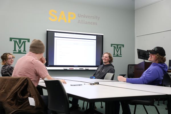 !A Business Guild meeting in the SAP lab