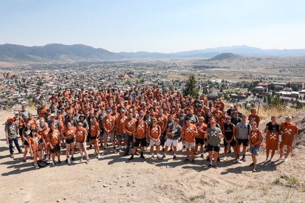 Students at Orientation 2022 on the "M" Trail