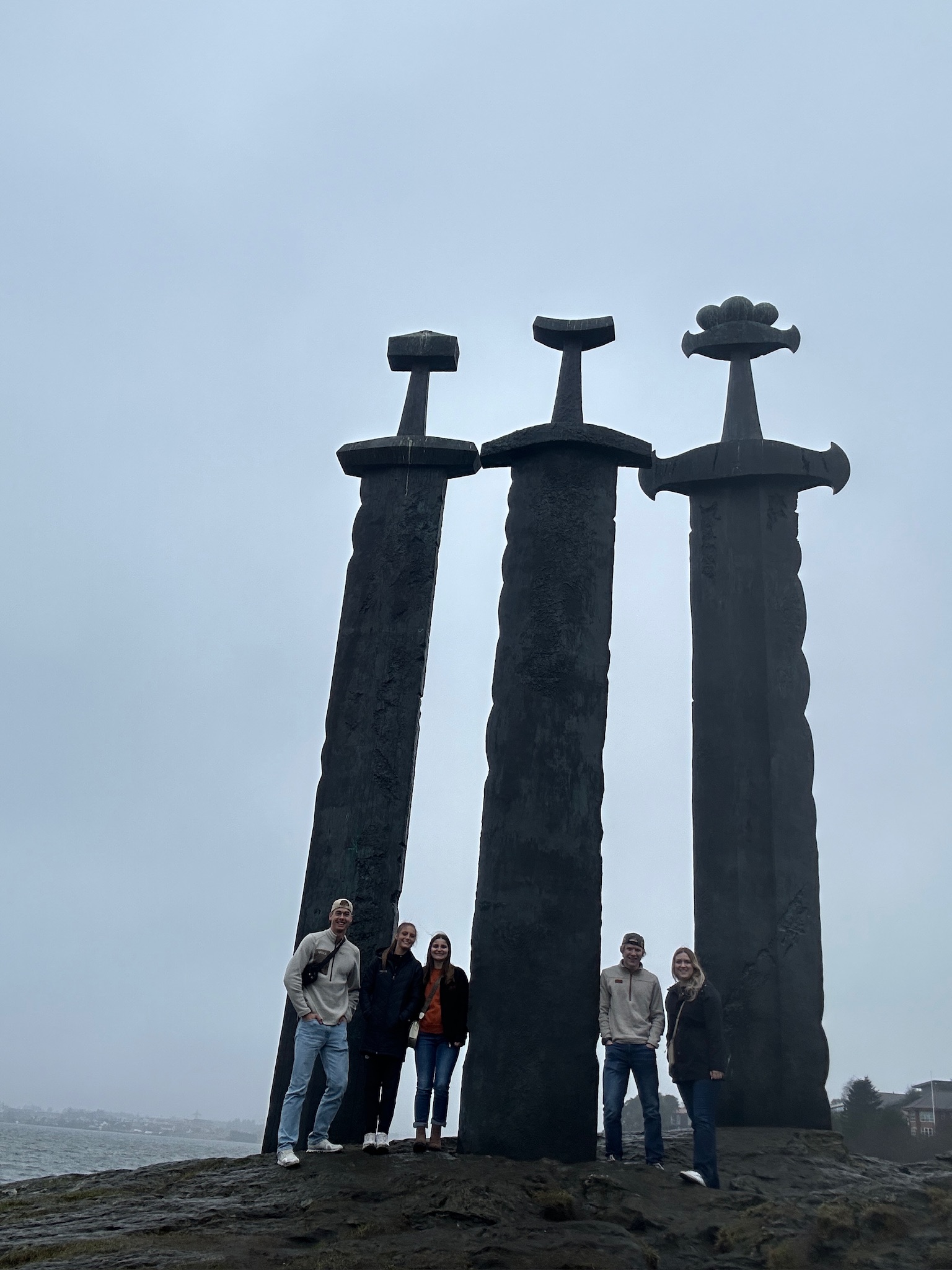 Sverd I Fjell monument 